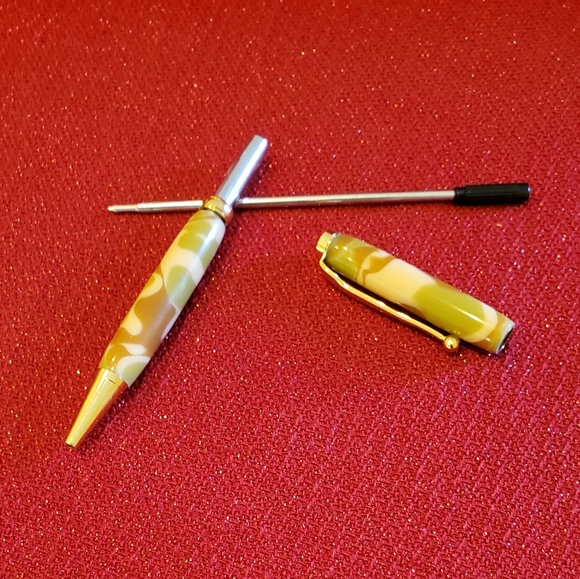 Desert Camo Acrylic Twist Ink Pen - Picture 3 of 3